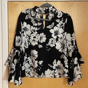 Gianni Bini long sleeve black & white floral blouse